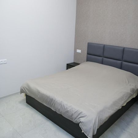 "Royal" Apartment #2 耶烈万 外观 照片